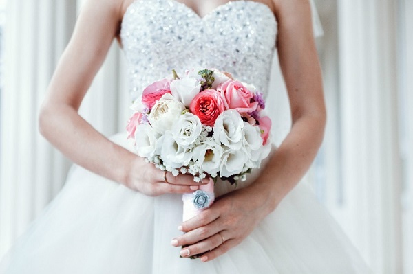 Букеты из роз для разных невест